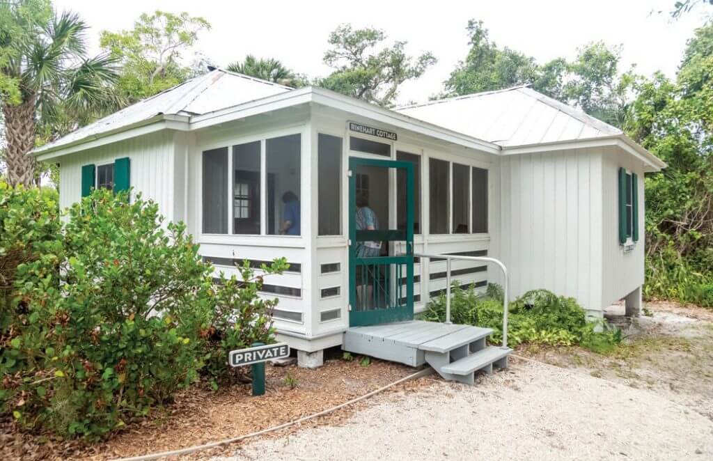 Worlds Away Cabbage Key Inn & Restaurant